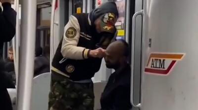  تصاویری از اصلاح مو در متروی ایتالیا!