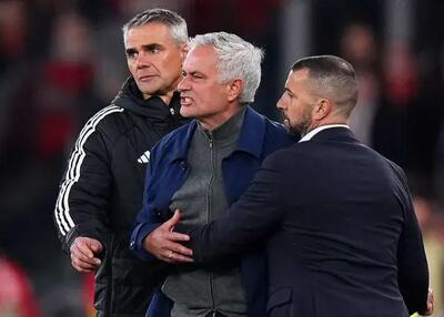  حمله جدید به مورینیو: 20 متر روی زانو سُر خوردی!