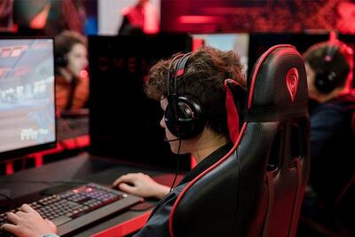  مدیرعامل بازی‌های رایانه‌ای: عربستان و برخی دیگر از کشور‌های حاشیه خلیج فارس گیمر‌های حرفه‌ای ما را جذب کرده و با اعطای ویزای گیمری، آنها را به تیم‌های خود دعوت کرده‌اند