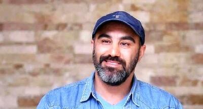  چهرۀ «محسن تنابنده» در 20 سالگی روی صحنه تئاتر