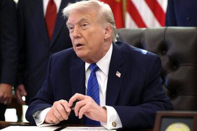  ترامپ : پنتاگون پرونده های مربوط به اشیا پرنده و حیات فرازمینی را منتشر کند