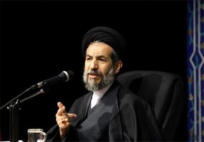  امام جمعه تهران: هیچ دشمنی نباید به خاک، آسمان و دریای ایران فکر کند/ جهان اسلام پس از جنگ‌های جهانی اسیر لیبرالیسم، کاپیتالیسم و سوسیالیسم شد
