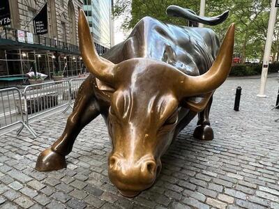  وال‌استریت سبزپوش شد؛ نفت برنت در اوج شش‌ماهه باقی ماند