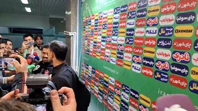  ببینید / درگیری علیپور، مهاجم پرسپولیس با خبرنگاران پس‌از شکست مقابل خیبر