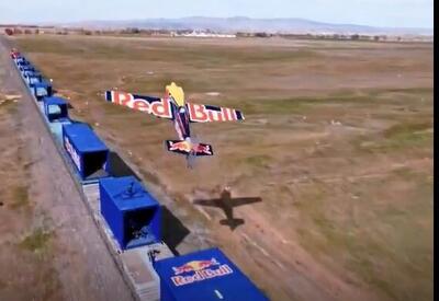  اولین خلبانی که روی قطار نشست +ویدیو