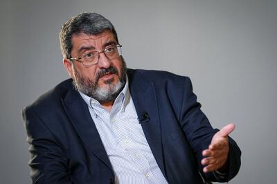  فواد ایزدی: آمریکا در پی سرنگونی نظام اسلامی است نه تغییر رفتار ایران