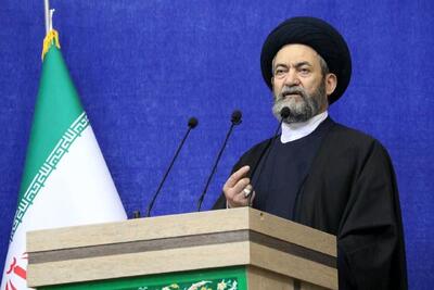  امام جمعه اردبیل: سلطنت‌طلب‌ها اگر دنبال عزت ایران هستند باید در صف مقدم حمایت از رهبر انقلاب باشند