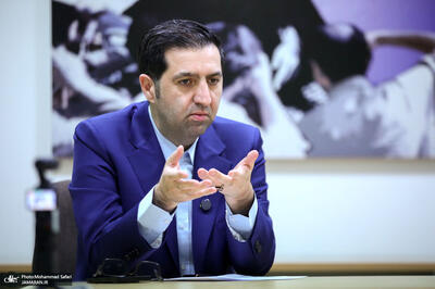  با شعارهای انقلابی، در حال حذف انقلابی‌های واقعی هستند