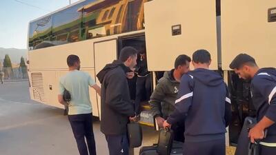  ورود کاروان تیم‌های آلومینیوم و پیکان به ورزشگاه + ویدئو