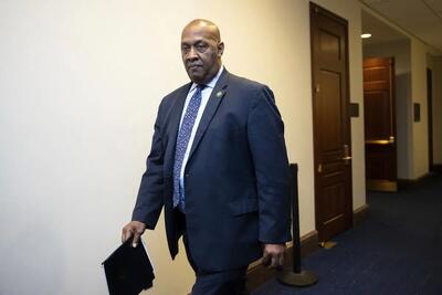  عضو دموکرات کنگره: ترامپ حق اعلان جنگ به ایران را ندارد