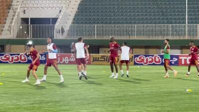  گرم کردن تیم چادرملو برای بازی با گل گهر سیرجان