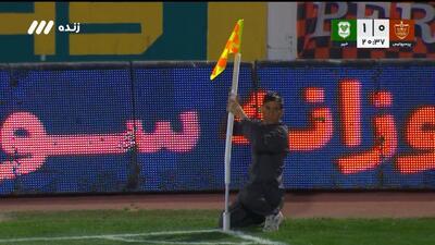  دو مشکل فنی همزمان در دقیقه بیست بازی پرسپولیس - خیبر