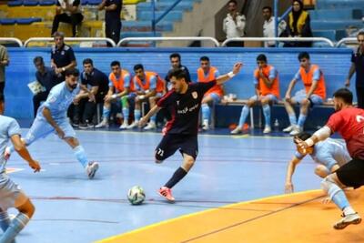  پیروزی تیم فوتسال پردیس قزوین مقابل پالایش نفت اصفهان