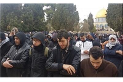  حضور هزاران نمازگزار در مسجد الاقصی با وجود محدویت‌های اسرائیل