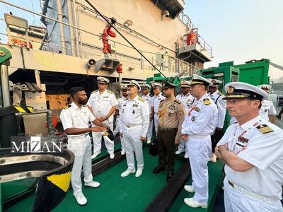  امیر دریادار ایرانی از صنایع دریایی نیروی دریایی هند بازدید کرد