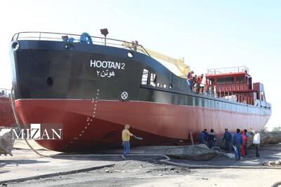  به آب‌اندازی شناور چندمنظوره سوخت‌رسان ساخت کشتی‌سازی اروندان