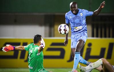  چادرملو 5-1 گل گهر؛ «آبی‌های کویر» صدرنشین را اهلی کردند؛ شبیخون به قلعه‌ی «سرمه‌ای‌پوشان»! - پارس فوتبال