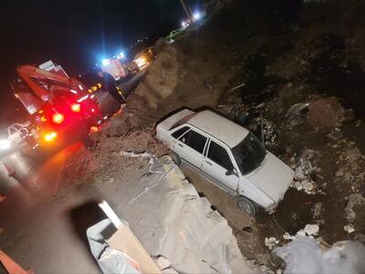  نجات یک خانواده ۴ نفره از داخل کال در انتهای بلوار توس مشهد (یکم اسفند ۱۴۰)