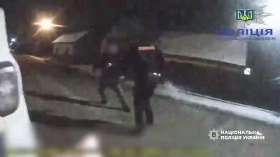  یک افسر سابق اوکراین در منطقه چرنیوتسی نارنجک واقعی به سمت مأموران پلیس پرتاب کرد