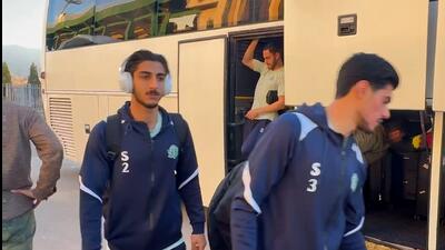  ورود کاروان تیم‌های آلومینیوم و پیکان به ورزشگاه