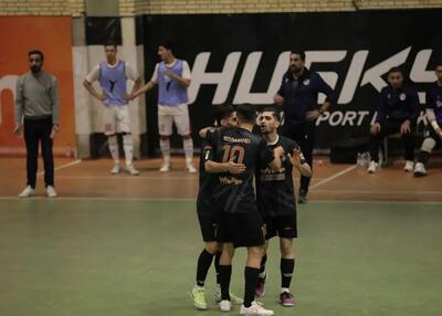  نتایج هفته ۲۴ لیگ برتر: گذر صدرنشین از پیچ مرگ