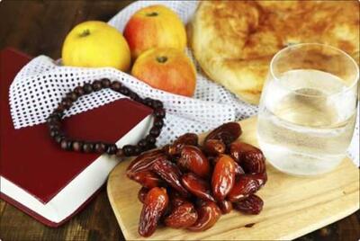  راهنمای صحیح افطار کردن؛ توصیه‌های کلیدی یک متخصص تغذیه / نکات مهم تغذیه‌ای برای افطار سالم از زبان کارشناس متخصص | اندیشه قرن