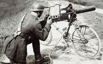  فناوری جنجالی جنگ جهانی اول؛ نصب تیربار روی دوچرخه و نبردی متفاوت