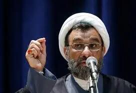  دبیر شورای عروق فرهنگی: چرا معترضان به جای آتش زدن مسجد، در آنجا اعتراض نکنند؟