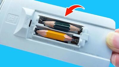  هرگز باتری نو نخرید! آموزش ترفند استفاده از مداد کهنه به جای باتری قلمی