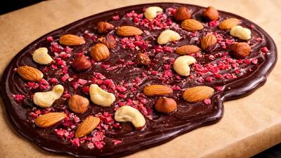  چگونه شکلات بدون قند واقعی را در خانه درست کنیم ؟
