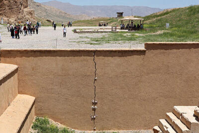  فرونشست به نقش رستم رسید/ محوطه یادگار دوران هخامنشیان و ساسانیان در آستانه تخریب
