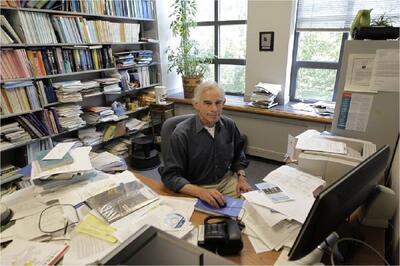  کریستوفر سیمز؛ اصلاح مدل‌های اقتصاد کلان