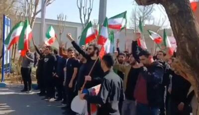  درگیری در دانشگاه شریف / بزرگداشت کشته‌شدگان دی‌ماه به خشونت کشیده شد + فیلم