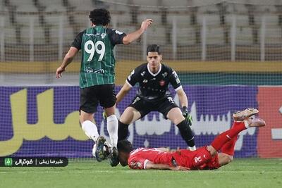  قاب ویژه از پورعلی‌گنجی؛ سرش را جلوی توپ گذاشت!