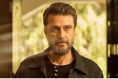  گریه شدید آقای بازیگر بر مزار همسرش | سکانسی از این سریال را بینید