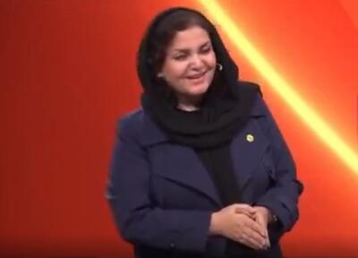  من شل حجابم ولی ... + ویدئو | چرا از آقای خامنه‌ای به عنوان پدر یاد کردید؟ | پاسخ خانم وکیل به یک سوال مهم