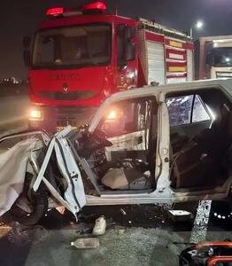  نجات راننده محبوس در برخورد با تریلی در شوش