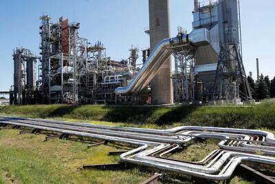  آزادسازی حدود ۱.۸ میلیون بشکه نفت از ذخیره‌سازی‌های راهبردی مجارستان