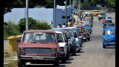  تحریم‌های نفتی آمریکا، کوبا را فلج کرد؛ مردم در صف‌های بی‌پایان