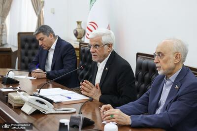  عارف: حادثه دی‌ماه بخشی از راهبرد فروپاشی و اجرای عملیاتی شبه‌کودتا بود/ دشمن تلاش داشت ارقام غیرواقعی {در مورد آمار کشته‌شدگان} را از ۱۲ هزار نفر به ۸۰ هزار نفر برساند، اما پس از انتشار لیست رسمی، حتی یک مورد نیز به آن افزوده نشد