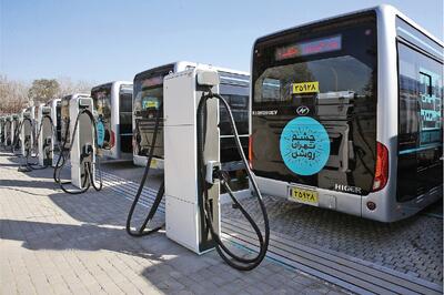  سفر نو در تهران با اتوبوس‌های دو کابین ۱۸ متری