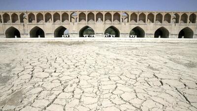  هشدار نسبت به آینده منابع آبی اصفهان/مراجعات متعدد به استانداری برای مطالبه خسارت فرونشست داریم
