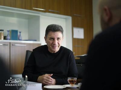  خبرورزشی‌گردی| قلعه‌نویی: موهایم را رنگ می‌کنم تا جوان بمانم/ دوست دارم سرمربی پرسپولیس شوم اما...