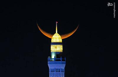  عکس/ هلال ماه رمضان بر فراز مسجدجامع « محمد امین  در مسقط