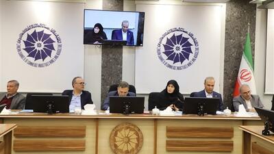  تک‌نرخی شدن ارز و بازنگری در مهلت‌های ارزی صادرکنندگان تسریع شود