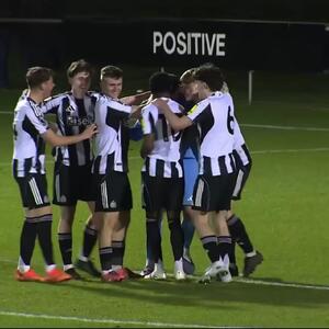  ویدئو: شلیک تاریخی گلر نیوکاسل از محوطه جریمه خودی - پارس فوتبال