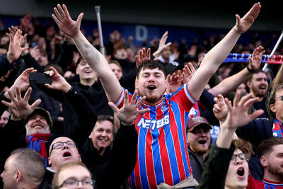  وقتی هواداران فوتبال تیم خودی را دست می‌اندازند؛ بیایید وانمود کنیم که گل زدیم! - پارس فوتبال