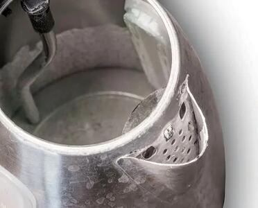  روش‌های خانگی و ساده برای جرم‌گیری کتری