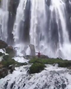  فیلم نمایی باشکوه از آبشار زرد لیمه