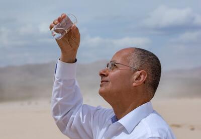  برنده جایزه نوبل دستگاهی اختراع کرد که از هوای خشک آب برداشت می‌کند